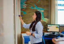 Em parceria com a Embaixada Americana: ICBEU Manaus abre processo seletivo para bolsas integrais do programa de desenvolvimento profissional de professores de inglês