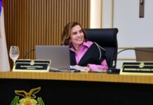 Evento no TCE-AM celebra protagonismo feminino com entrega de medalha de honra no dia 16 de abril