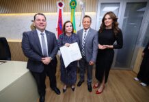 Presidente do TCE-AM apresenta PL à Aleam para regular data-base dos servidores da Corte de Contas